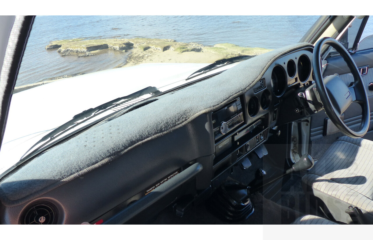 12/1988 Toyota Landcruiser (4x4) 4d Wagon White 4.0L