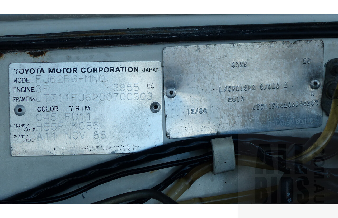 12/1988 Toyota Landcruiser (4x4) 4d Wagon White 4.0L