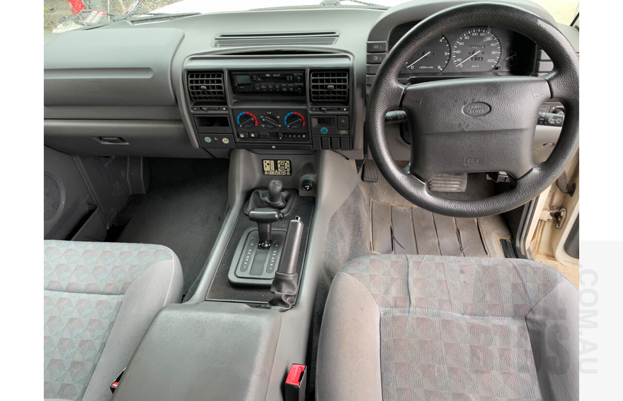 4/1995 Land Rover Discovery Tdi (4x4)  4d Wagon White 2.5L