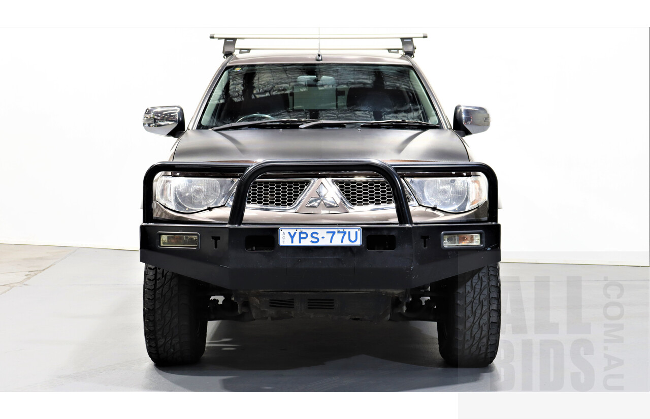 2/2013 Mitsubishi Triton Glx-R (4x4) MN MY13 Double Cab Utility Grey 2.5L