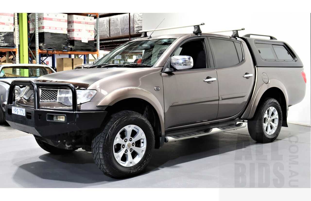 2/2013 Mitsubishi Triton Glx-R (4x4) MN MY13 Double Cab Utility Grey 2.5L