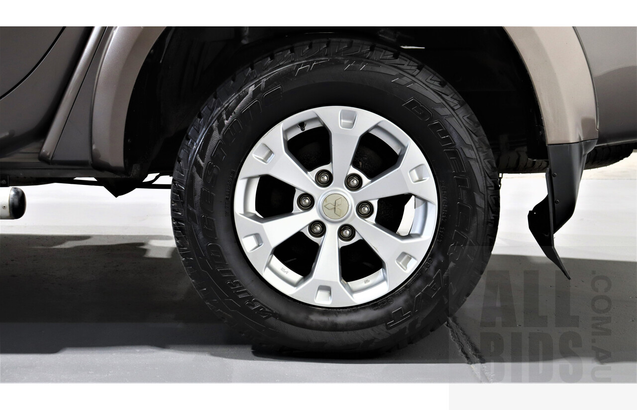 2/2013 Mitsubishi Triton Glx-R (4x4) MN MY13 Double Cab Utility Grey 2.5L