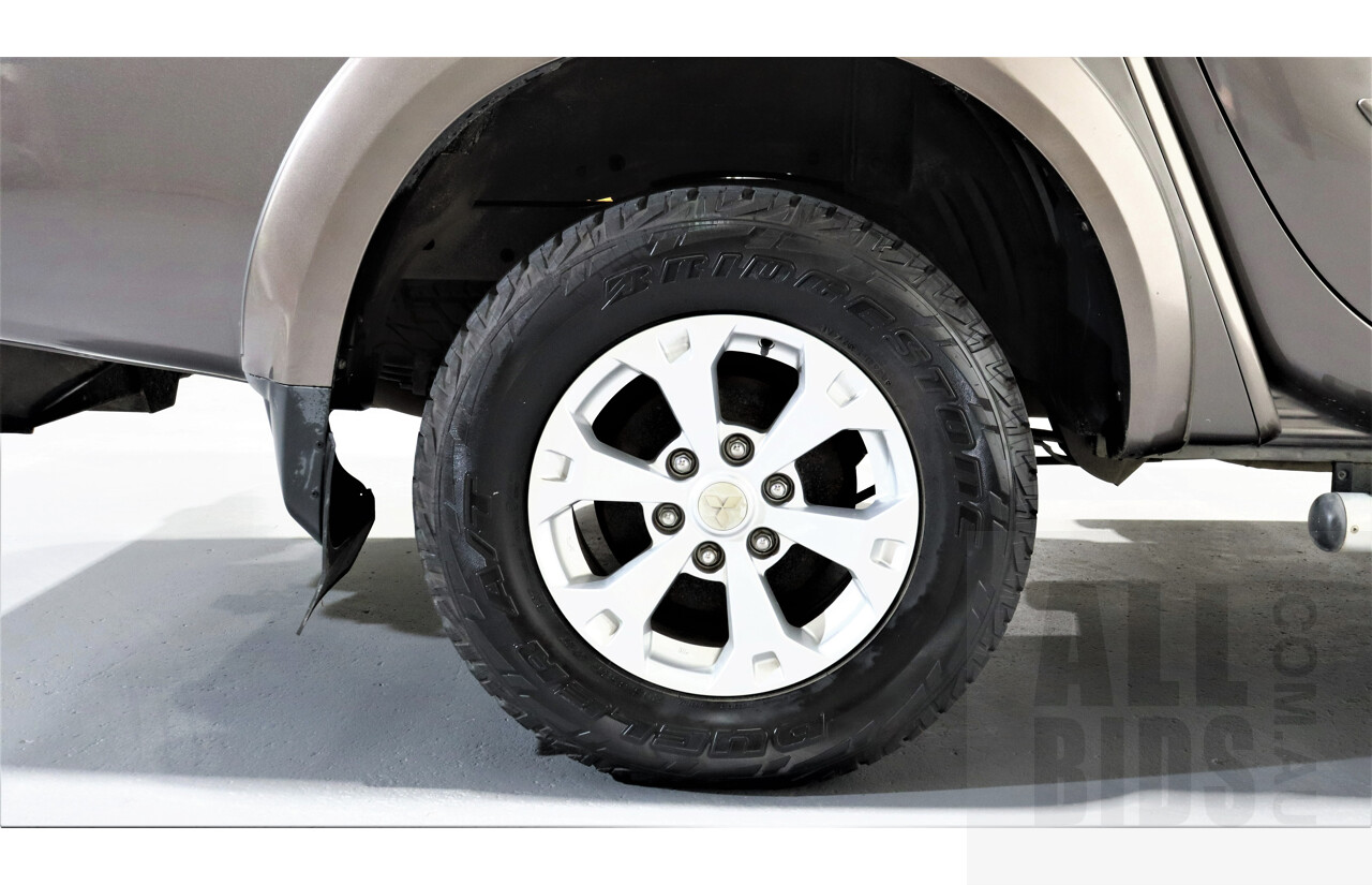 2/2013 Mitsubishi Triton Glx-R (4x4) MN MY13 Double Cab Utility Grey 2.5L