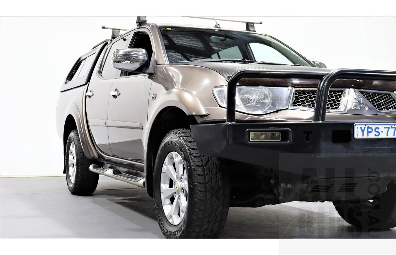 2/2013 Mitsubishi Triton Glx-R (4x4) MN MY13 Double Cab Utility Grey 2.5L