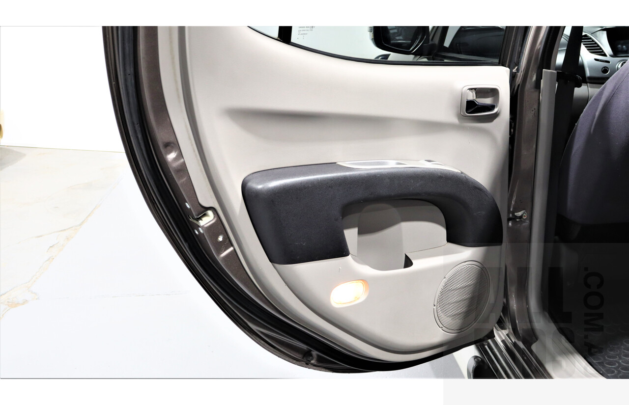 2/2013 Mitsubishi Triton Glx-R (4x4) MN MY13 Double Cab Utility Grey 2.5L