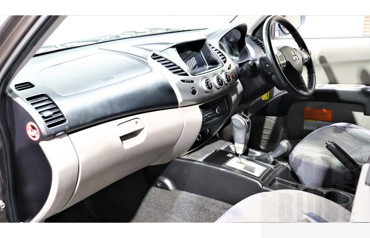 2/2013 Mitsubishi Triton Glx-R (4x4) MN MY13 Double Cab Utility Grey 2.5L