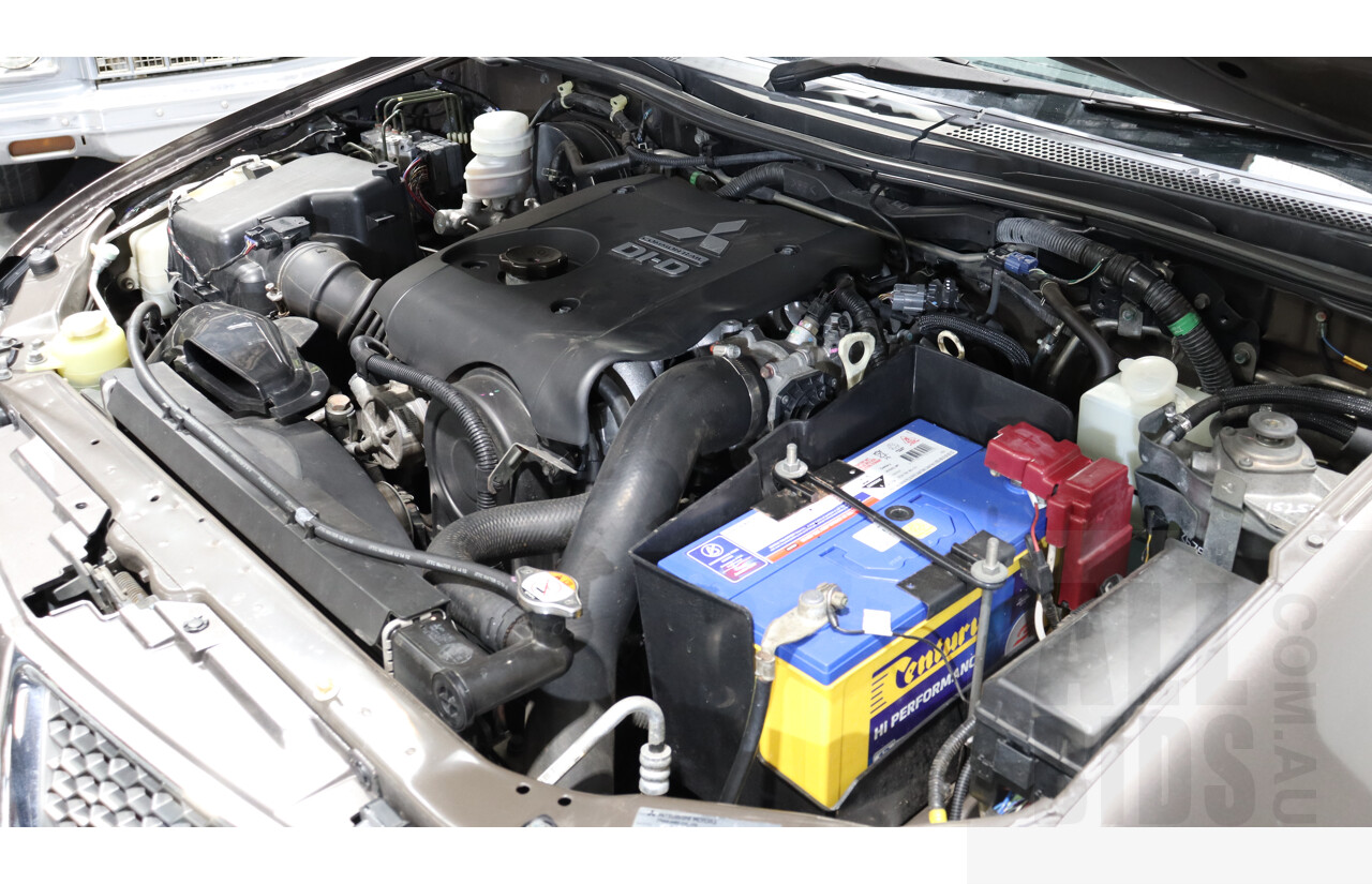 2/2013 Mitsubishi Triton Glx-R (4x4) MN MY13 Double Cab Utility Grey 2.5L