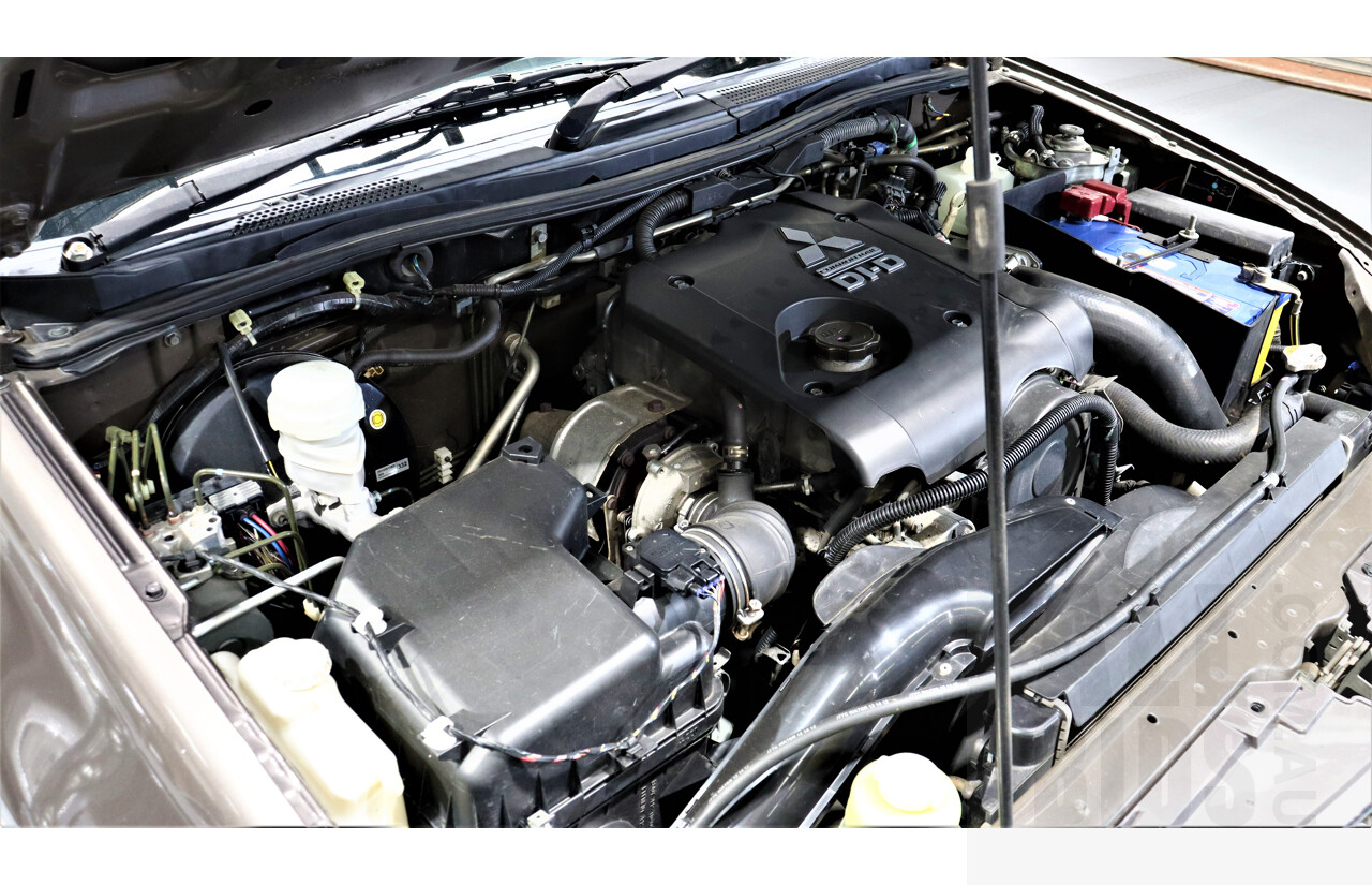 2/2013 Mitsubishi Triton Glx-R (4x4) MN MY13 Double Cab Utility Grey 2.5L