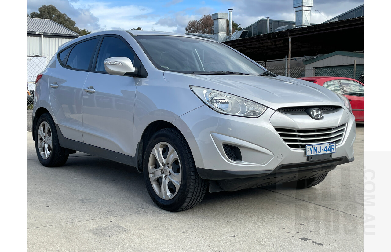 10/2012 Hyundai Ix35 Active (fwd) LM MY11 4d Wagon Silver 2.0L