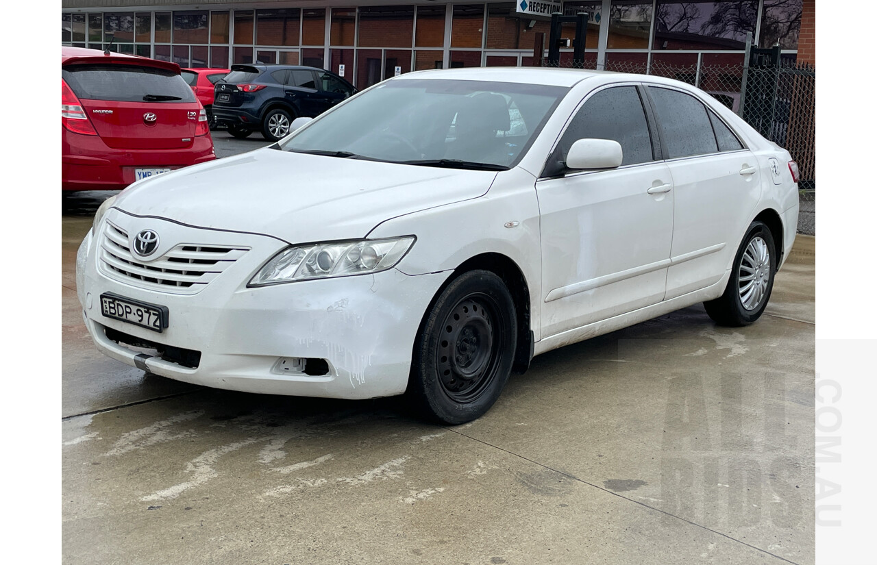 1/2007 Toyota Camry Altise ACV40R 4d Sedan White 2.4L