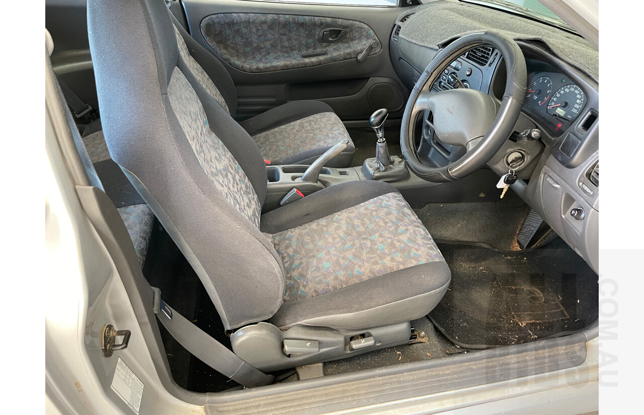 10/2000 Mitsubishi Lancer GLi CE 2d Coupe Silver Or Chrome 1.5L