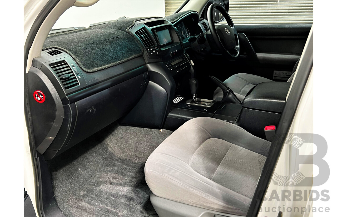 11/2007 Toyota Landcruiser GXL (4x4) VDJ200R 4d Wagon White 4.5L