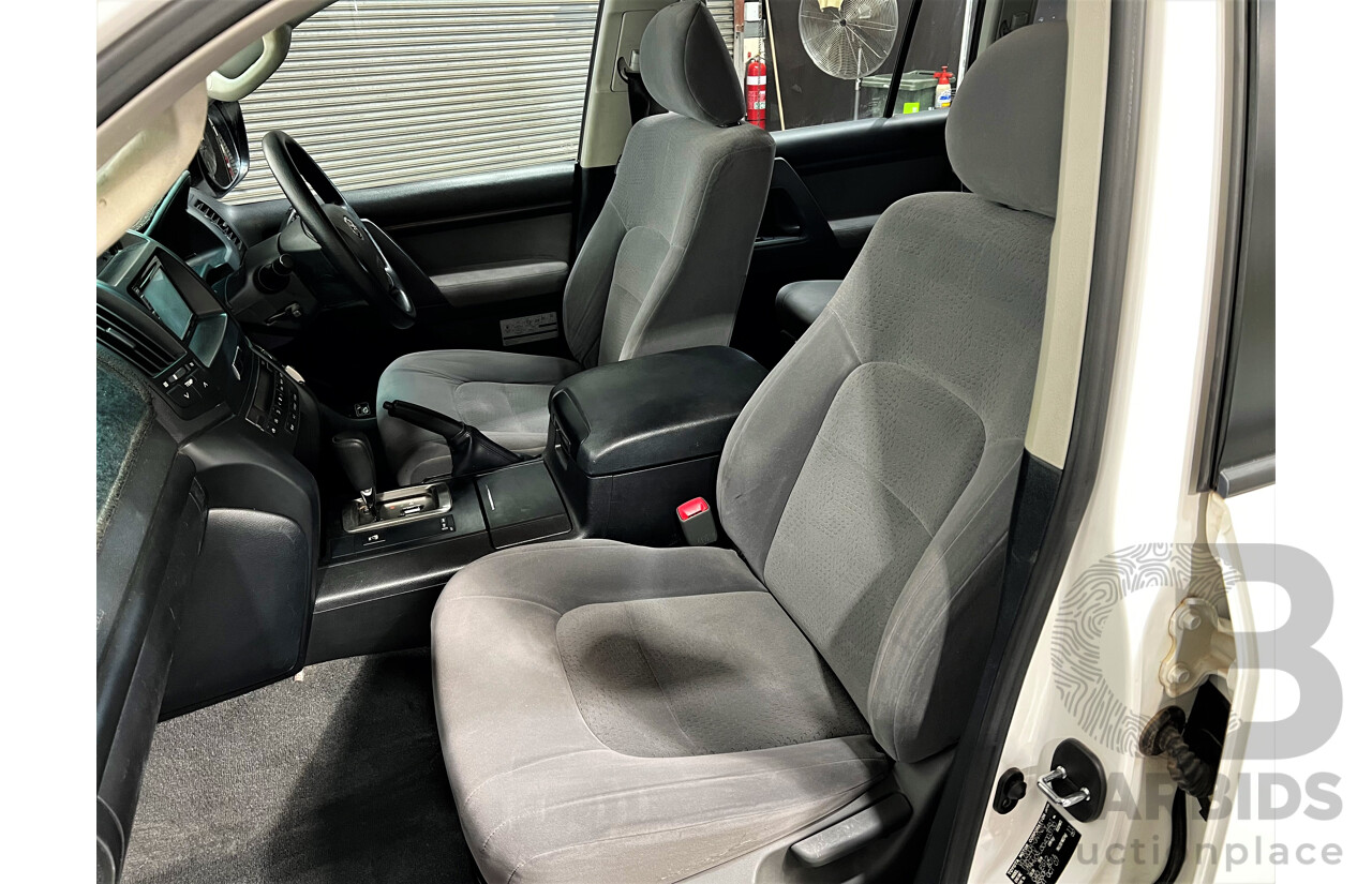 11/2007 Toyota Landcruiser GXL (4x4) VDJ200R 4d Wagon White 4.5L