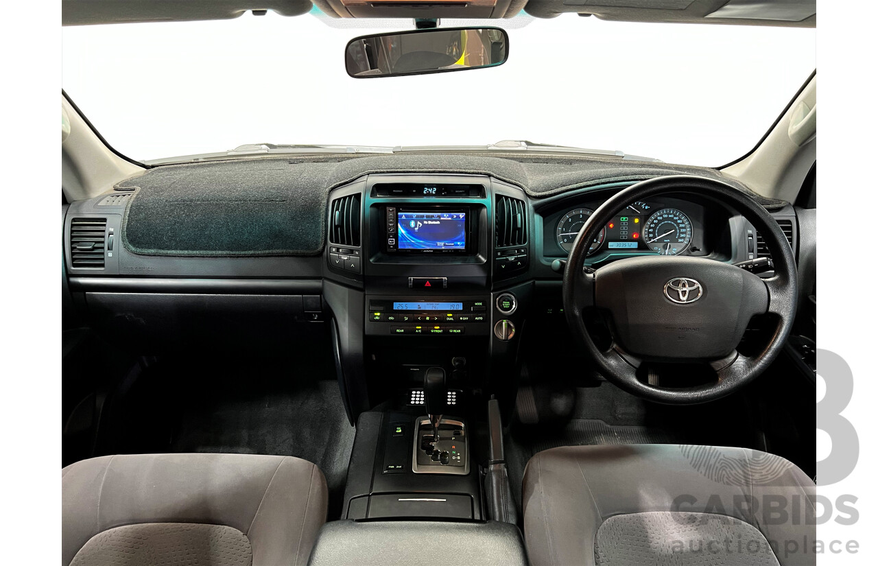 11/2007 Toyota Landcruiser GXL (4x4) VDJ200R 4d Wagon White 4.5L