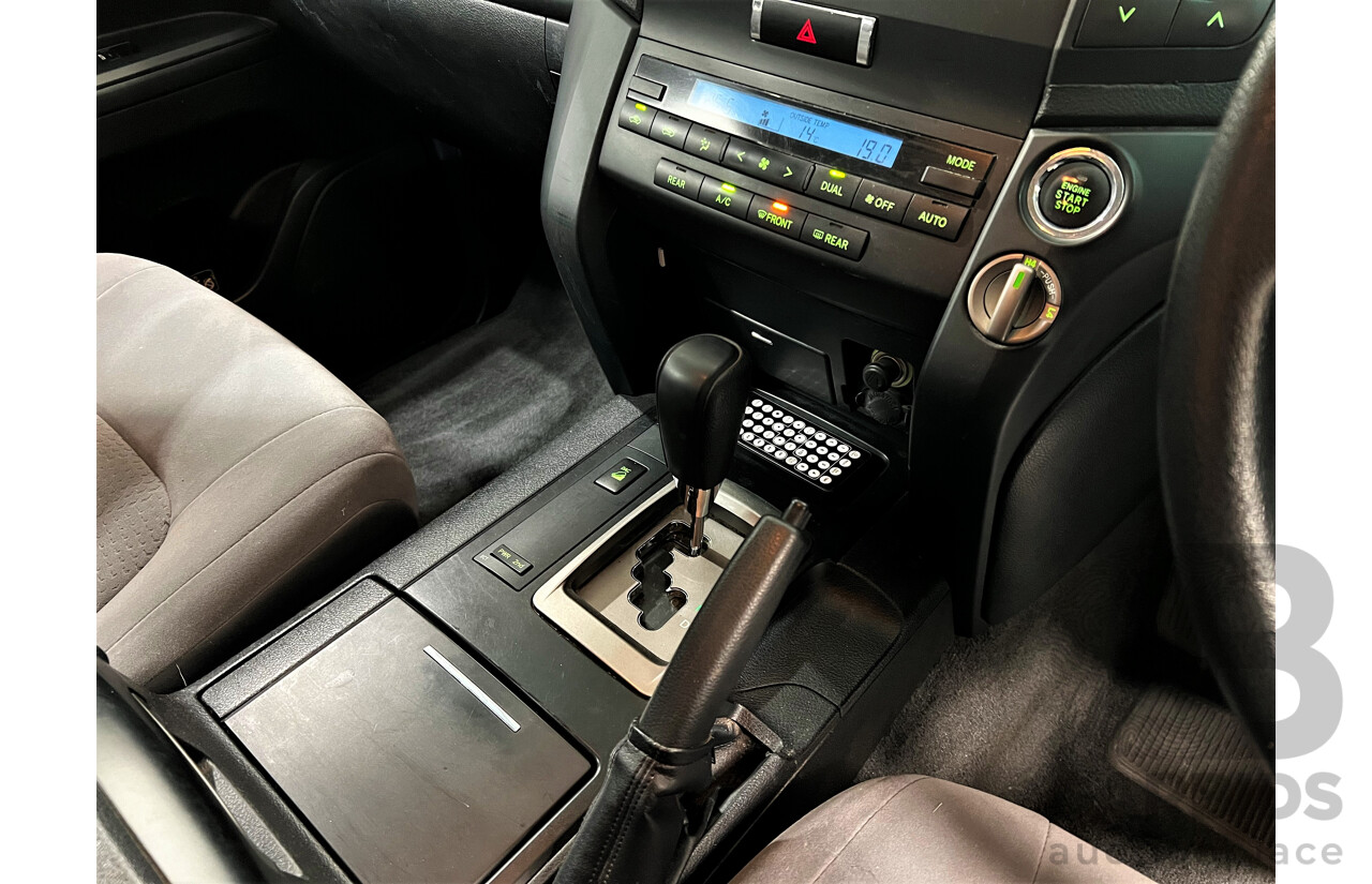 11/2007 Toyota Landcruiser GXL (4x4) VDJ200R 4d Wagon White 4.5L