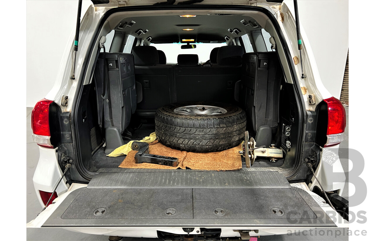 11/2007 Toyota Landcruiser GXL (4x4) VDJ200R 4d Wagon White 4.5L