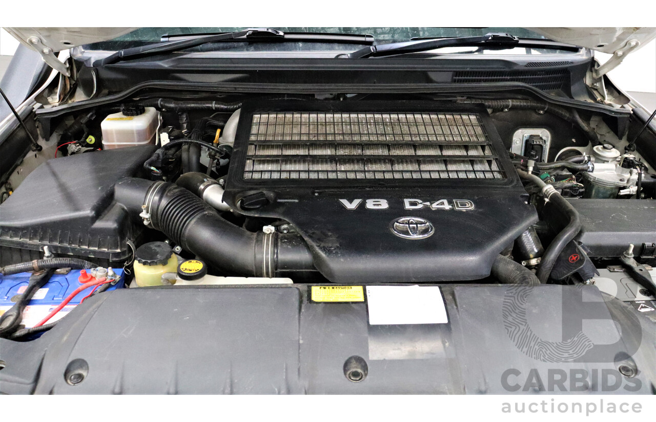 11/2007 Toyota Landcruiser GXL (4x4) VDJ200R 4d Wagon White 4.5L