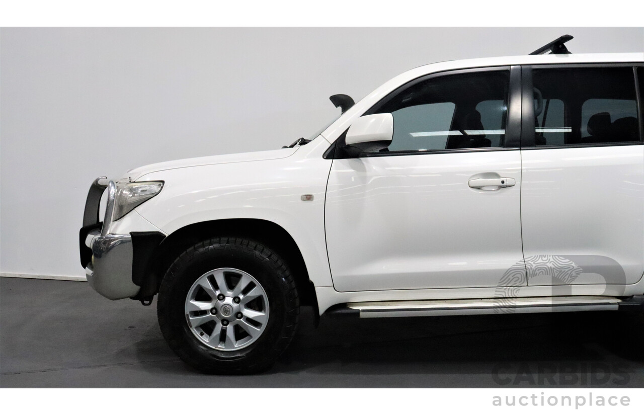 11/2007 Toyota Landcruiser GXL (4x4) VDJ200R 4d Wagon White 4.5L