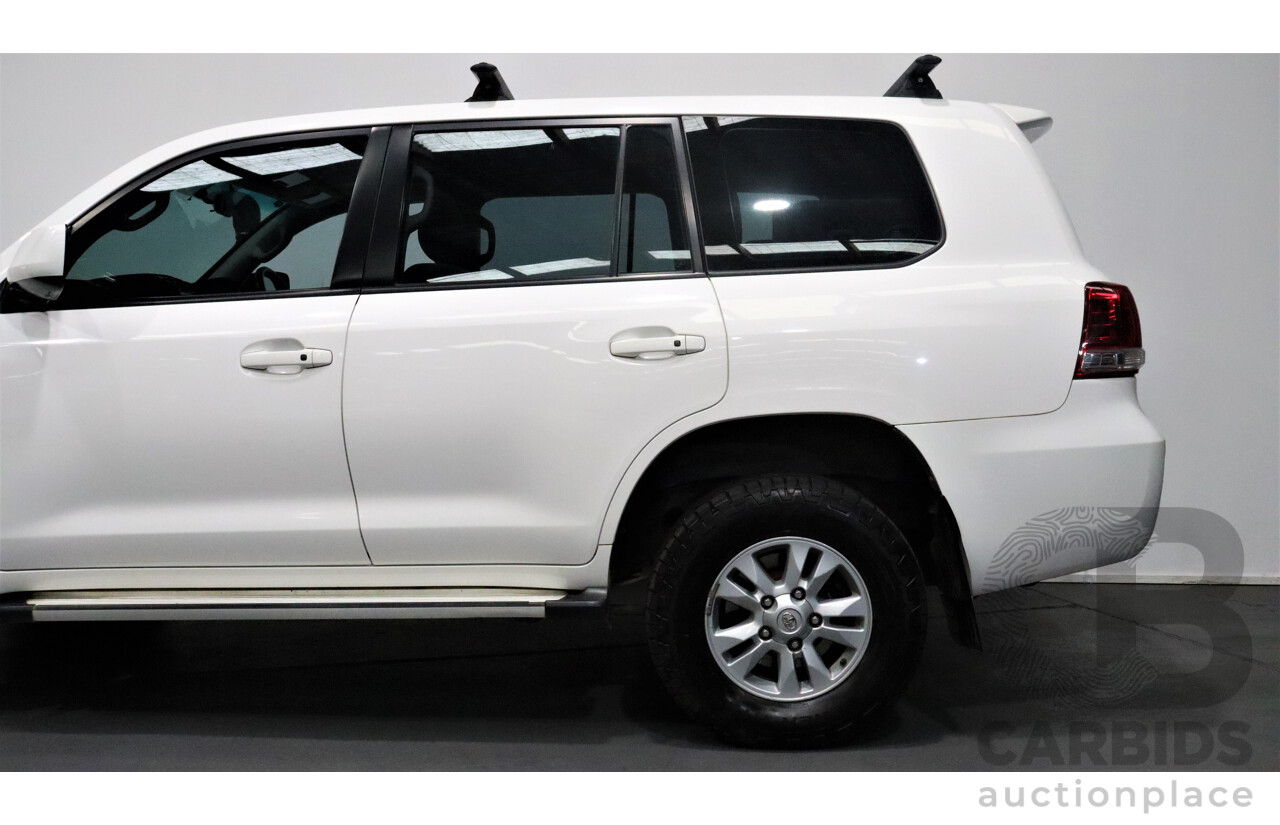 11/2007 Toyota Landcruiser GXL (4x4) VDJ200R 4d Wagon White 4.5L