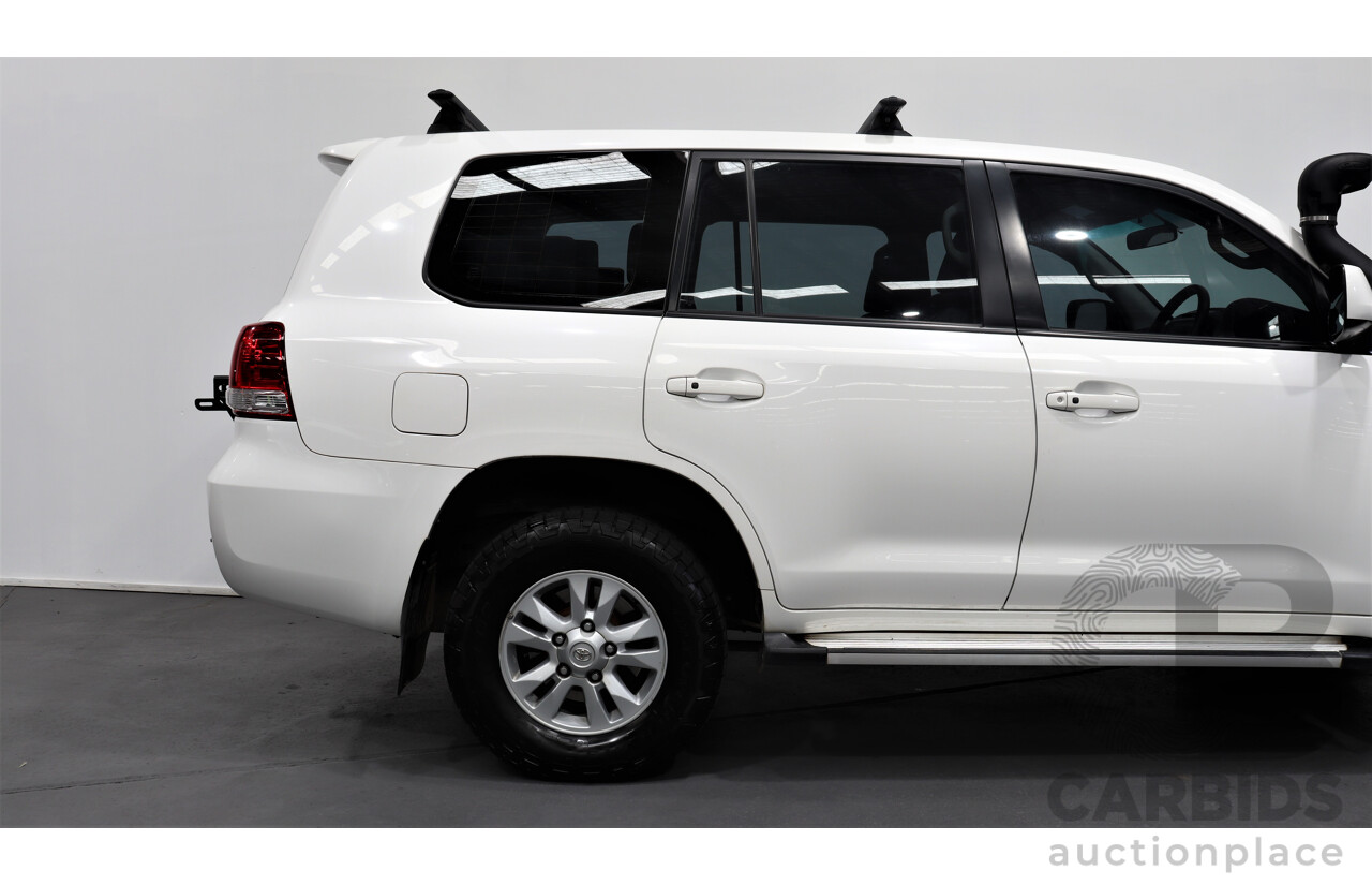11/2007 Toyota Landcruiser GXL (4x4) VDJ200R 4d Wagon White 4.5L