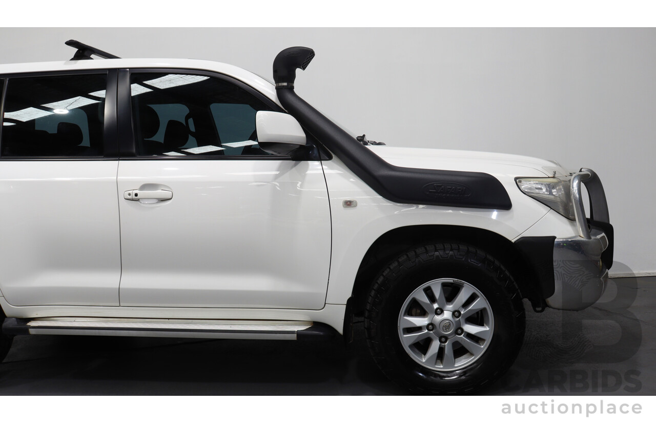 11/2007 Toyota Landcruiser GXL (4x4) VDJ200R 4d Wagon White 4.5L