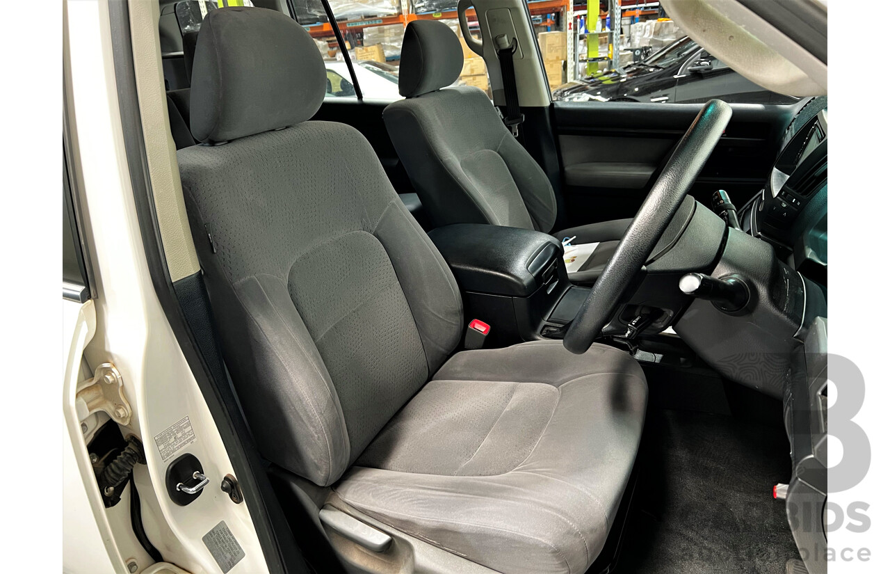 11/2007 Toyota Landcruiser GXL (4x4) VDJ200R 4d Wagon White 4.5L