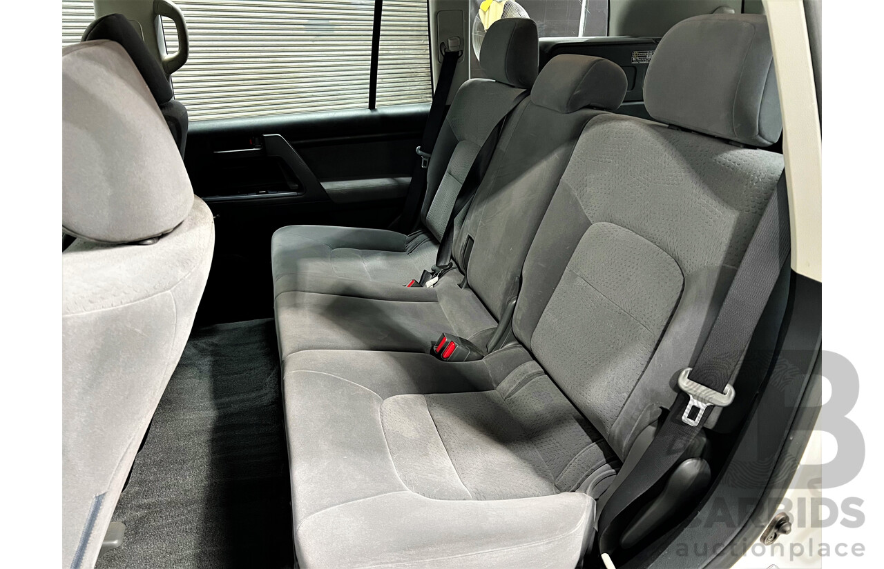 11/2007 Toyota Landcruiser GXL (4x4) VDJ200R 4d Wagon White 4.5L