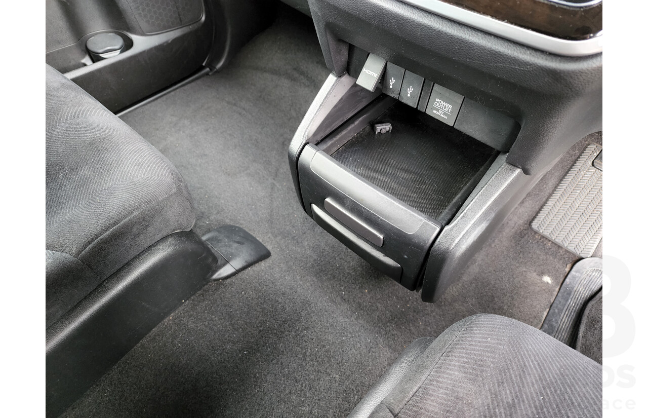 4/2017 Honda Odyssey VTi RC 4d Wagon Silver 2.4L - 8 Seater