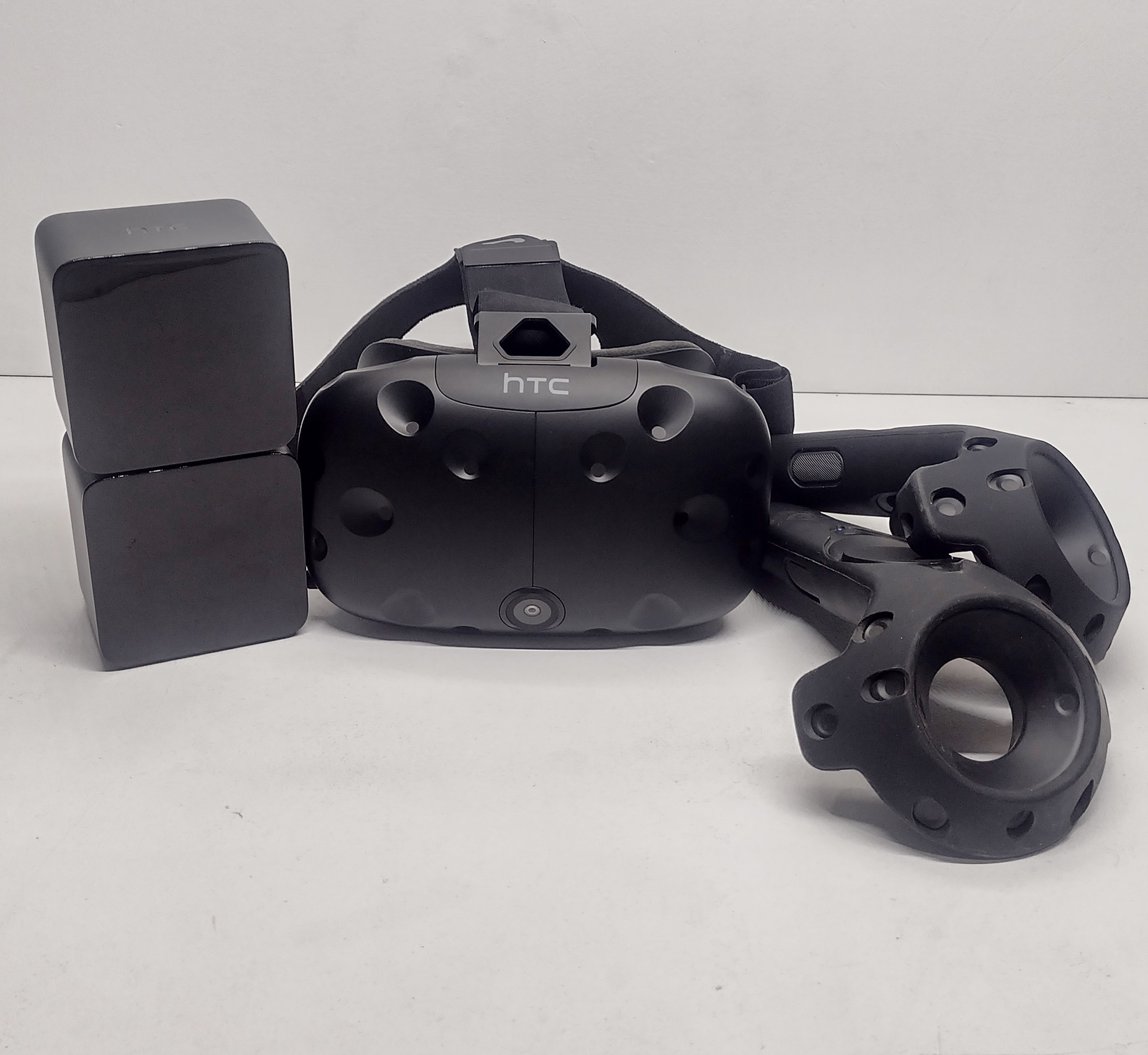 HTC (OPJT100) Vive VR Virtual Reality - Lot 1406431 | ALLBIDS