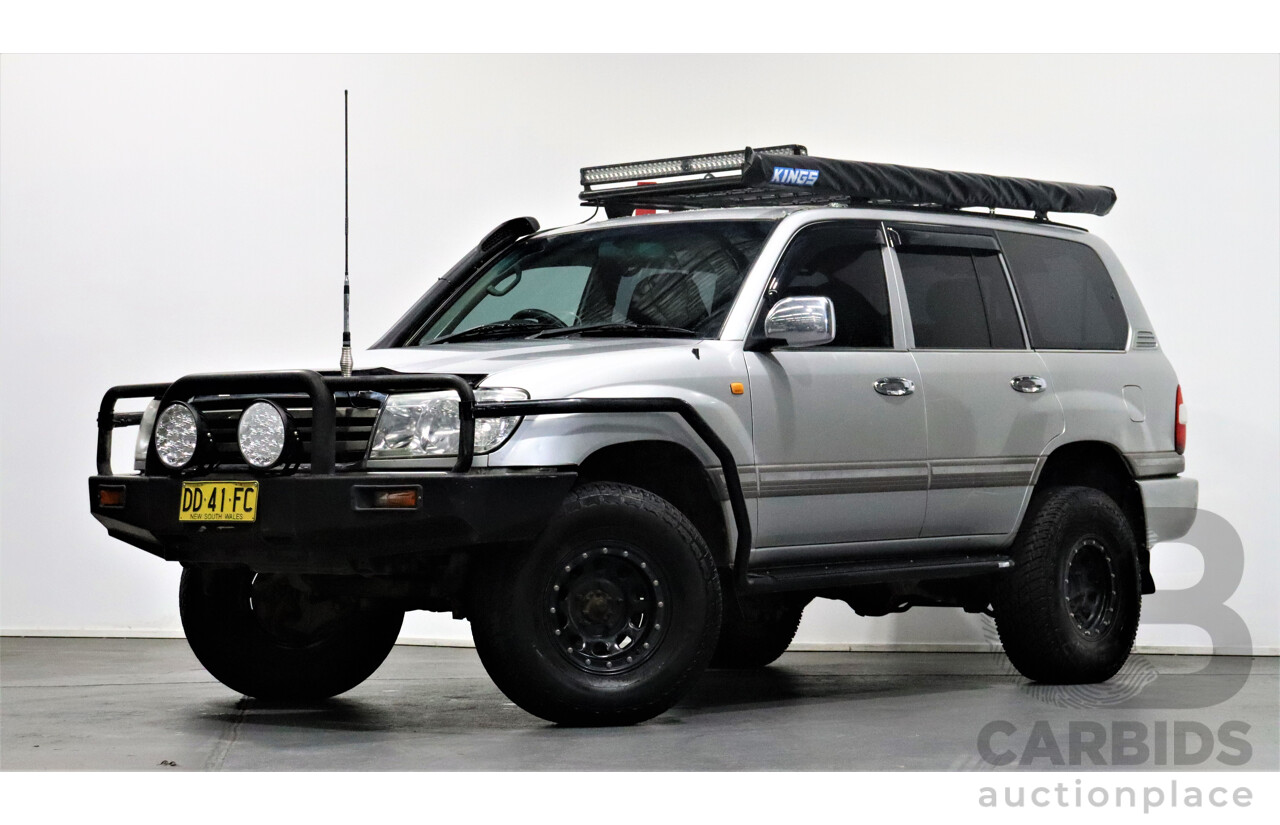 9/2006 Toyota Landcruiser VX (4x4) UZJ100R 4d Wagon Silver 4.7L