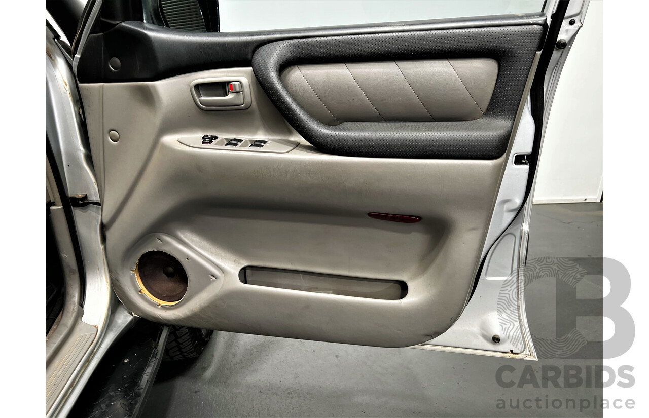 9/2006 Toyota Landcruiser VX (4x4) UZJ100R 4d Wagon Silver 4.7L