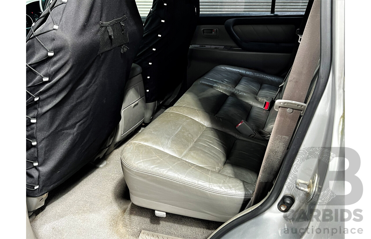 9/2006 Toyota Landcruiser VX (4x4) UZJ100R 4d Wagon Silver 4.7L