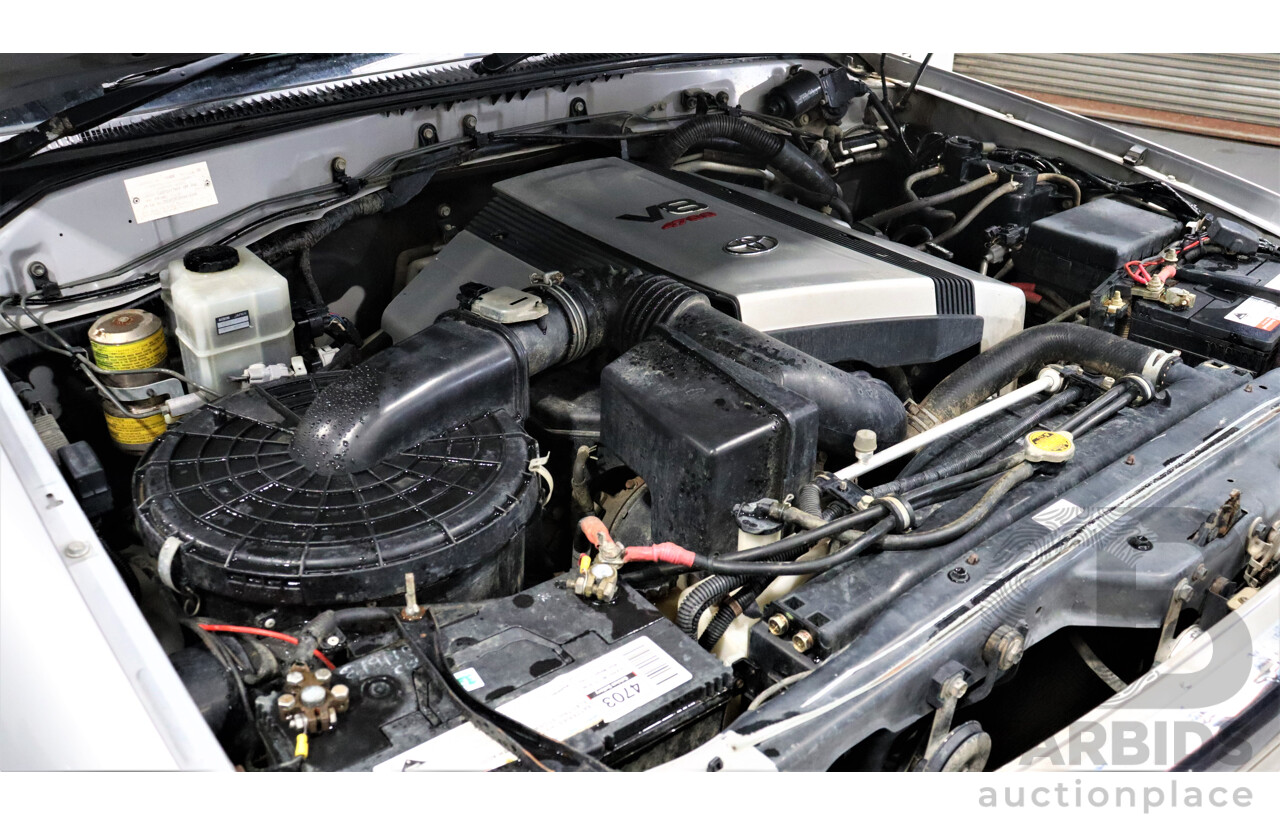 9/2006 Toyota Landcruiser VX (4x4) UZJ100R 4d Wagon Silver 4.7L