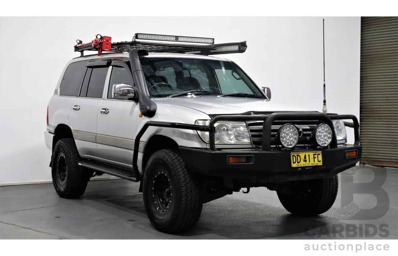 9/2006 Toyota Landcruiser VX (4x4) UZJ100R 4d Wagon Silver 4.7L