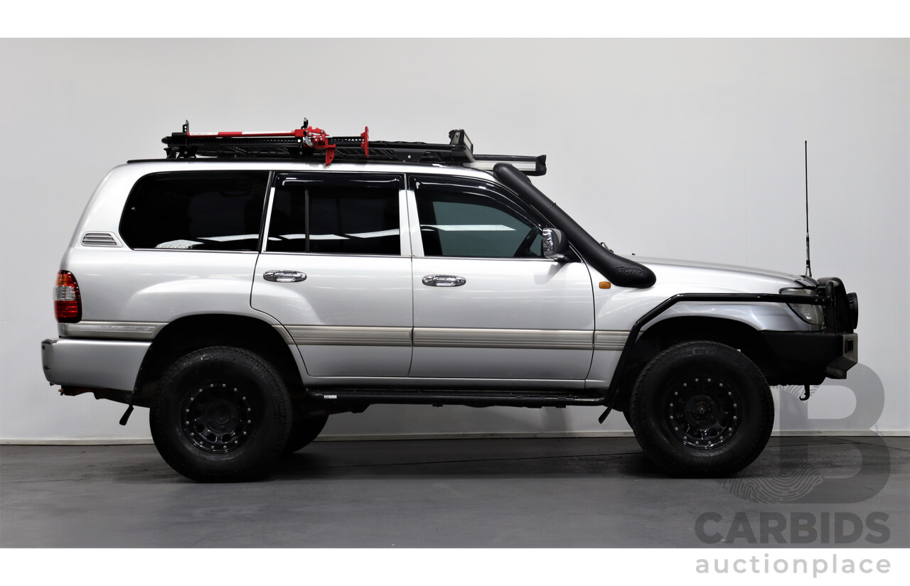 9/2006 Toyota Landcruiser VX (4x4) UZJ100R 4d Wagon Silver 4.7L
