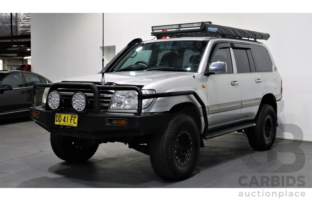 9/2006 Toyota Landcruiser VX (4x4) UZJ100R 4d Wagon Silver 4.7L