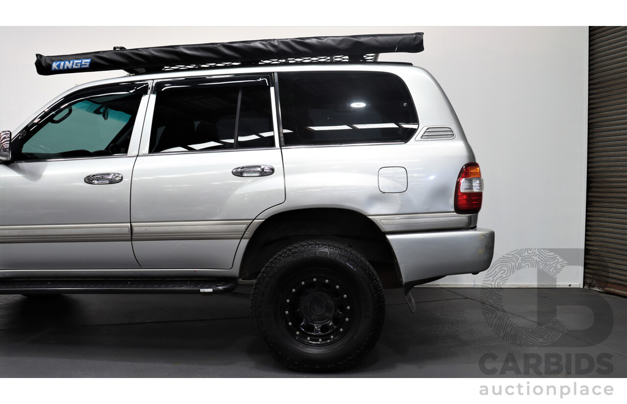 9/2006 Toyota Landcruiser VX (4x4) UZJ100R 4d Wagon Silver 4.7L