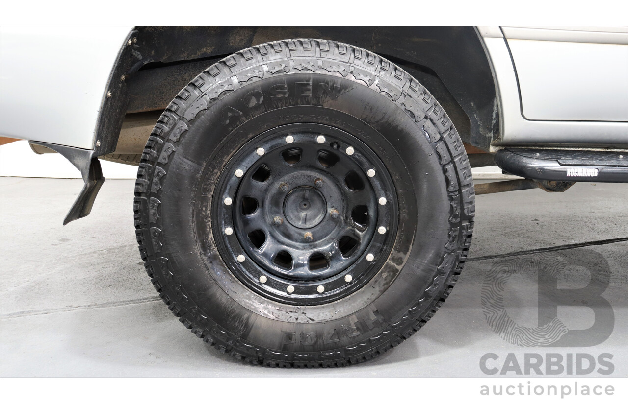 9/2006 Toyota Landcruiser VX (4x4) UZJ100R 4d Wagon Silver 4.7L