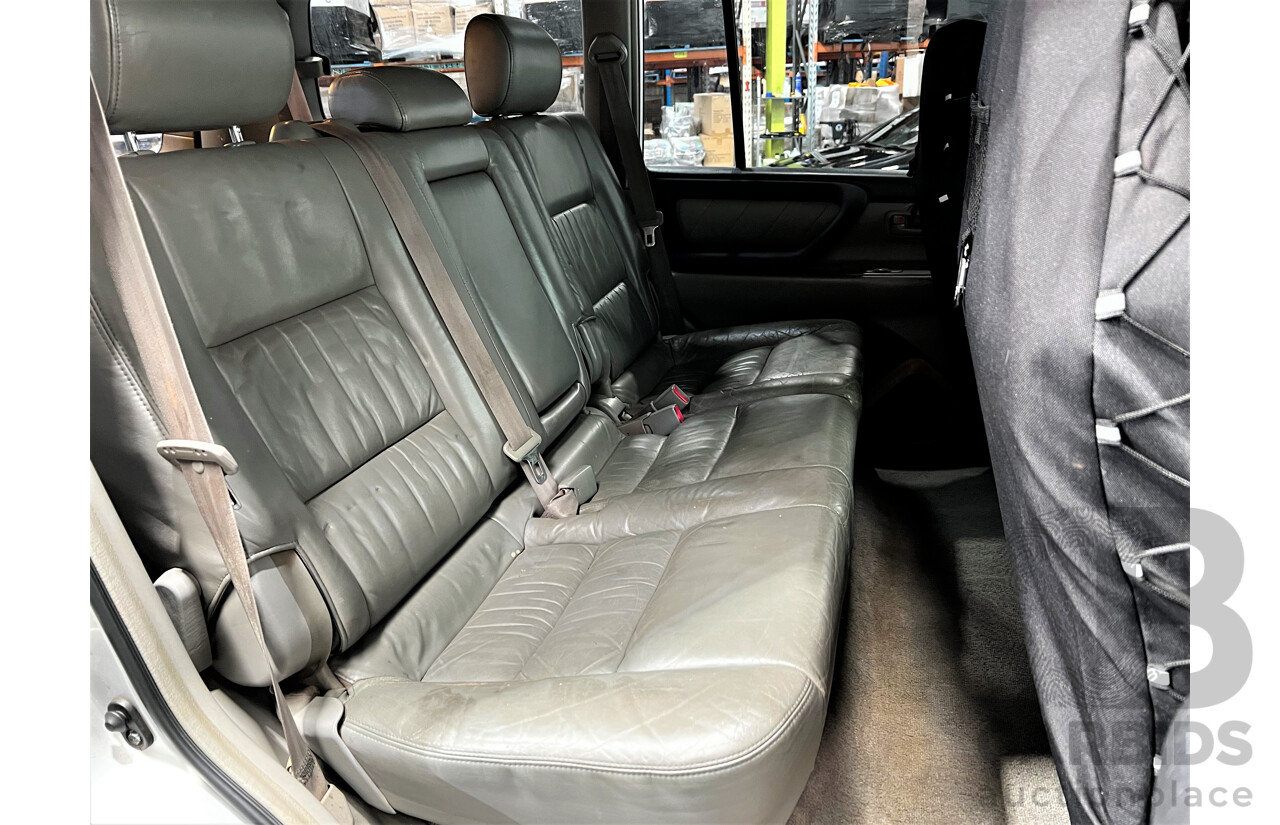 9/2006 Toyota Landcruiser VX (4x4) UZJ100R 4d Wagon Silver 4.7L