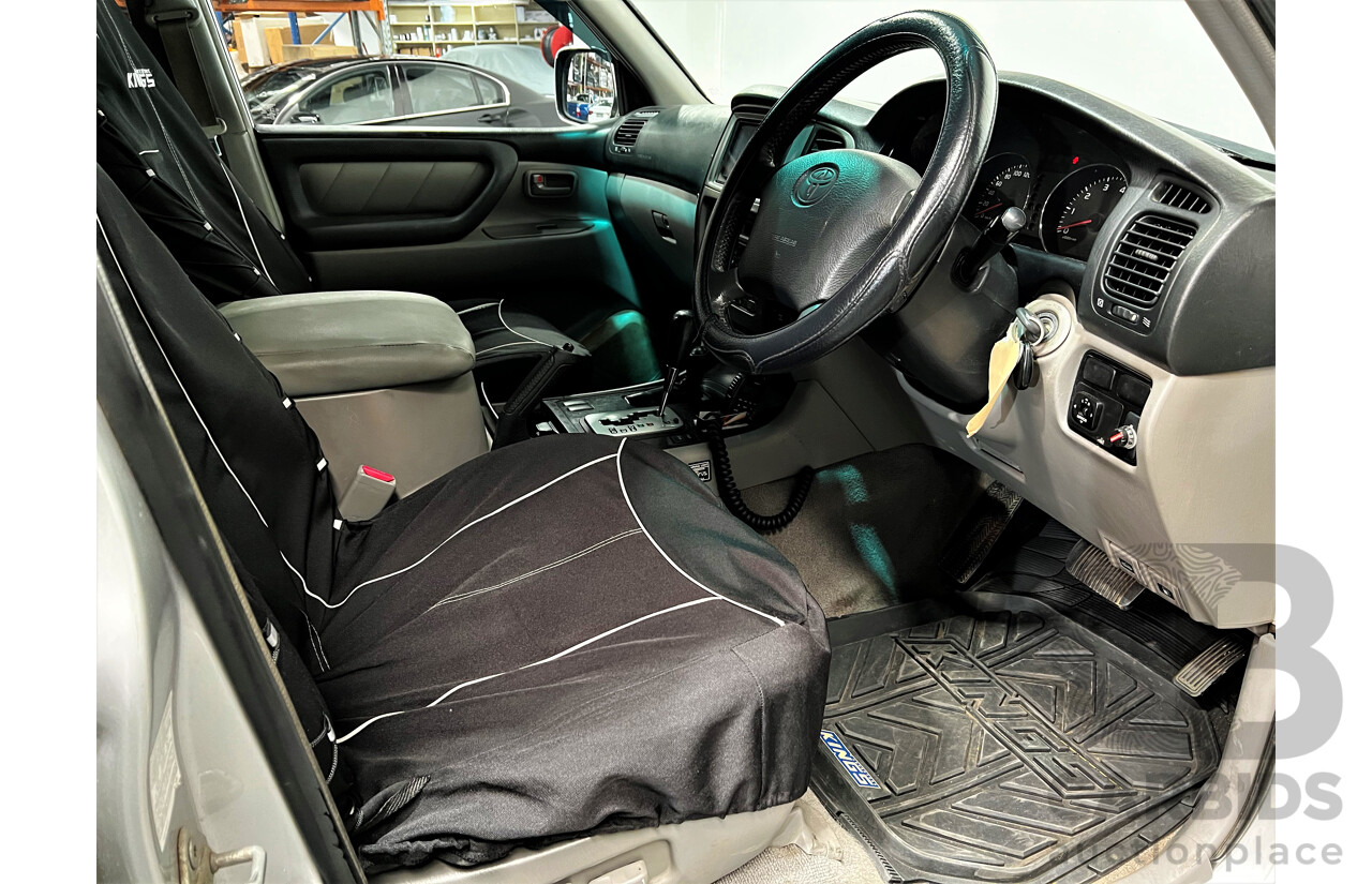 9/2006 Toyota Landcruiser VX (4x4) UZJ100R 4d Wagon Silver 4.7L