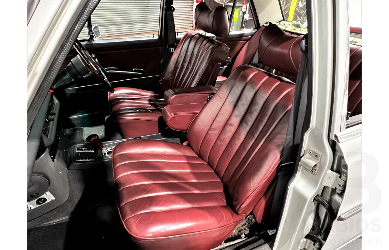 1/1972 Mercedes-Benz 280 SE 3.5  4d Sedan Silver Or Chrome 3.5L V8