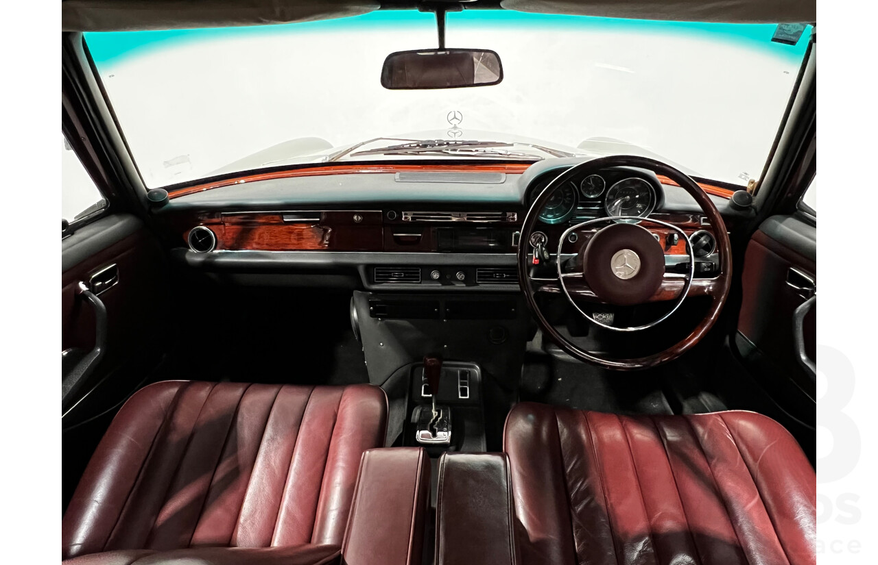 1/1972 Mercedes-Benz 280 SE 3.5  4d Sedan Silver Or Chrome 3.5L V8