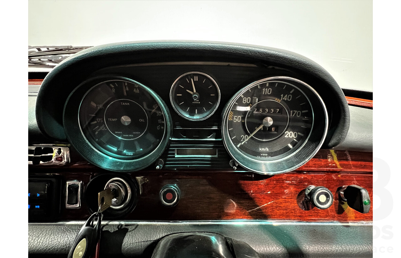 1/1972 Mercedes-Benz 280 SE 3.5  4d Sedan Silver Or Chrome 3.5L V8