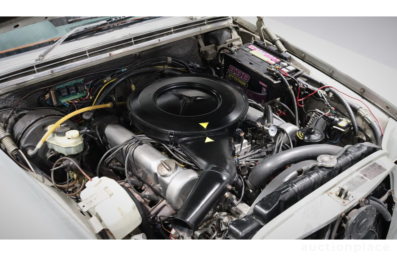 1/1972 Mercedes-Benz 280 SE 3.5  4d Sedan Silver Or Chrome 3.5L V8