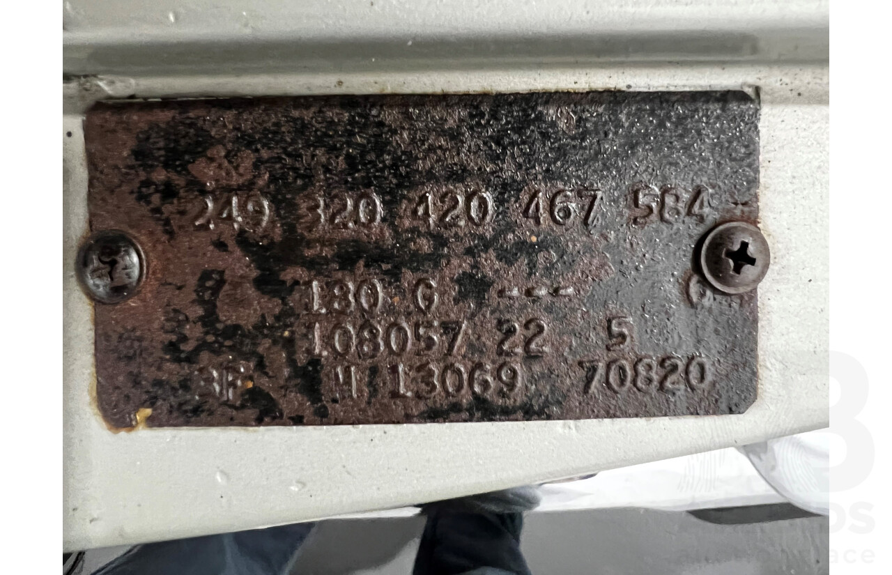 1/1972 Mercedes-Benz 280 SE 3.5  4d Sedan Silver Or Chrome 3.5L V8