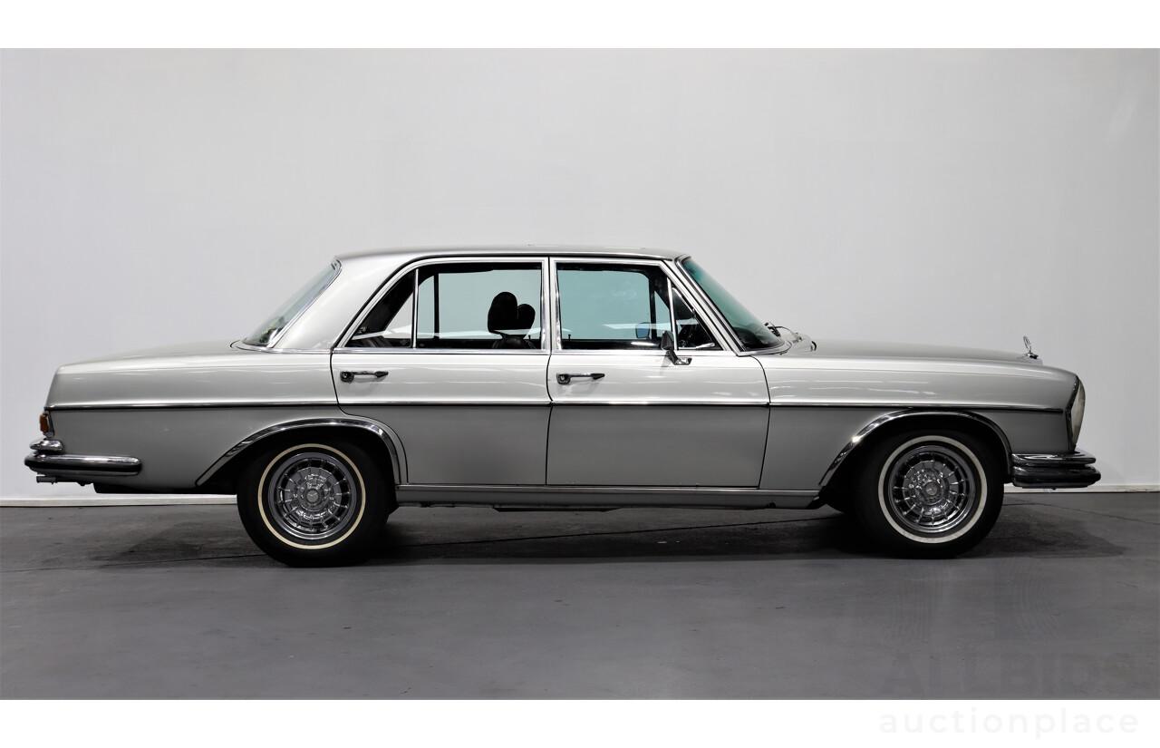1/1972 Mercedes-Benz 280 SE 3.5  4d Sedan Silver Or Chrome 3.5L V8