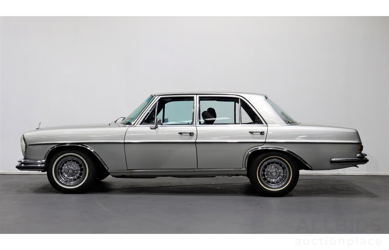 1/1972 Mercedes-Benz 280 SE 3.5  4d Sedan Silver Or Chrome 3.5L V8
