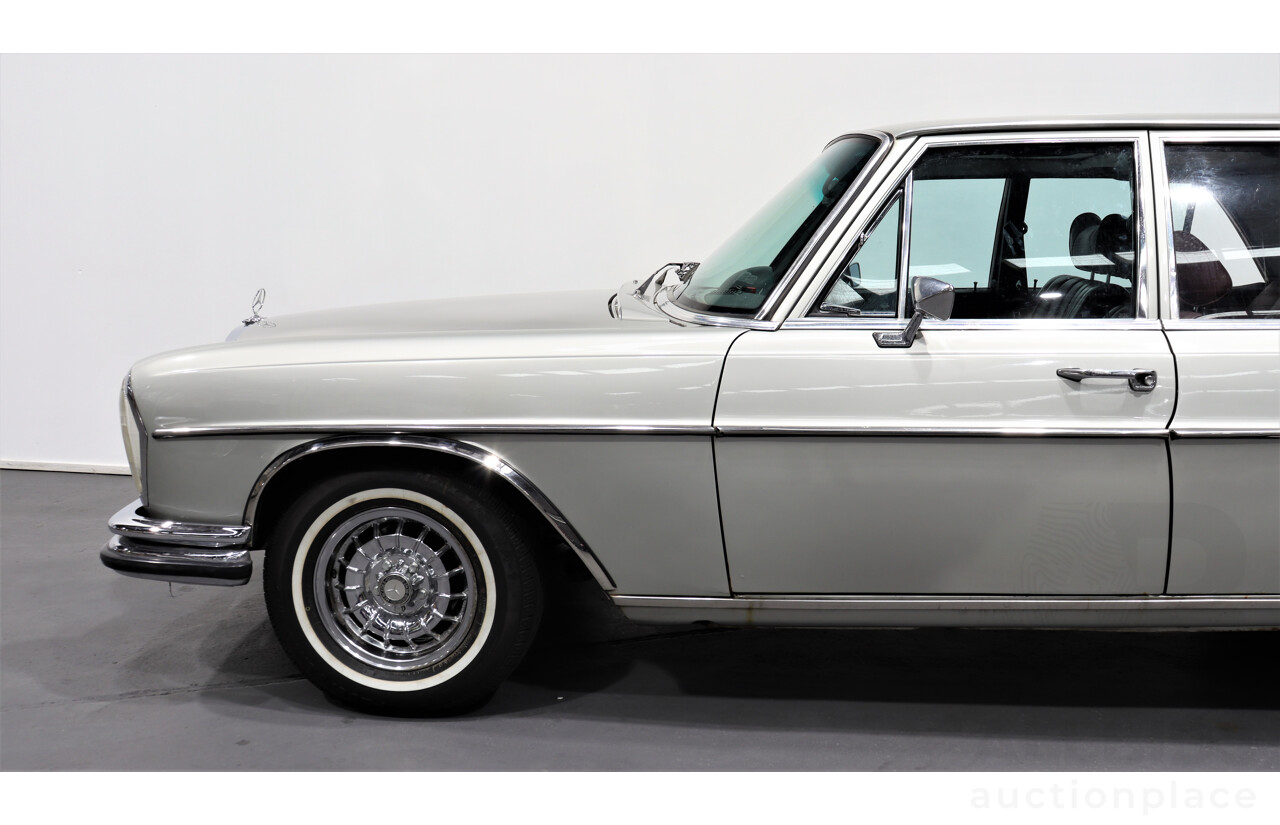 1/1972 Mercedes-Benz 280 SE 3.5  4d Sedan Silver Or Chrome 3.5L V8