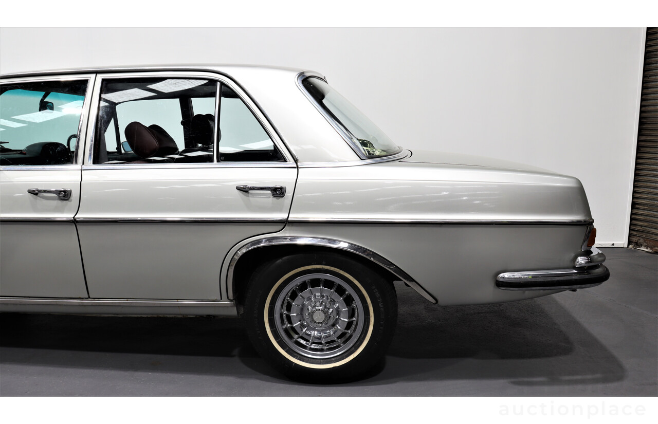 1/1972 Mercedes-Benz 280 SE 3.5  4d Sedan Silver Or Chrome 3.5L V8