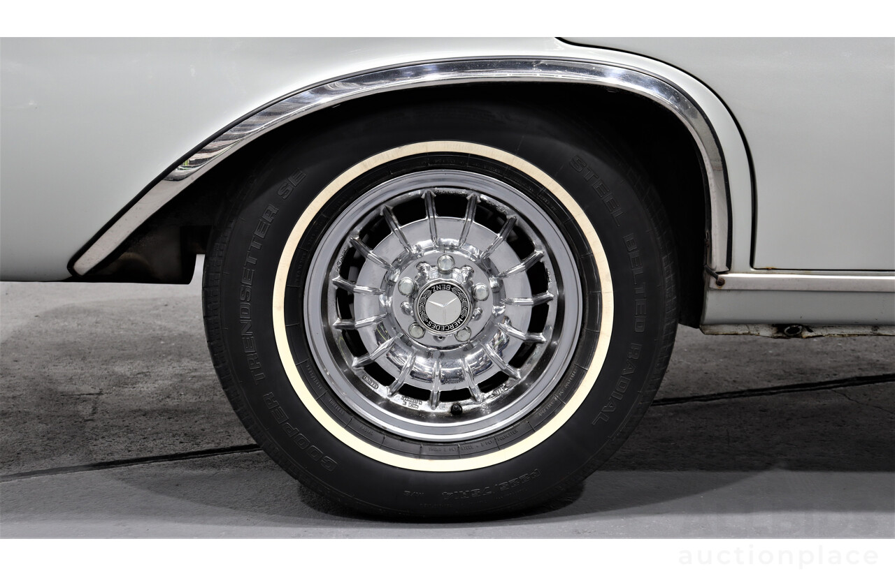 1/1972 Mercedes-Benz 280 SE 3.5  4d Sedan Silver Or Chrome 3.5L V8